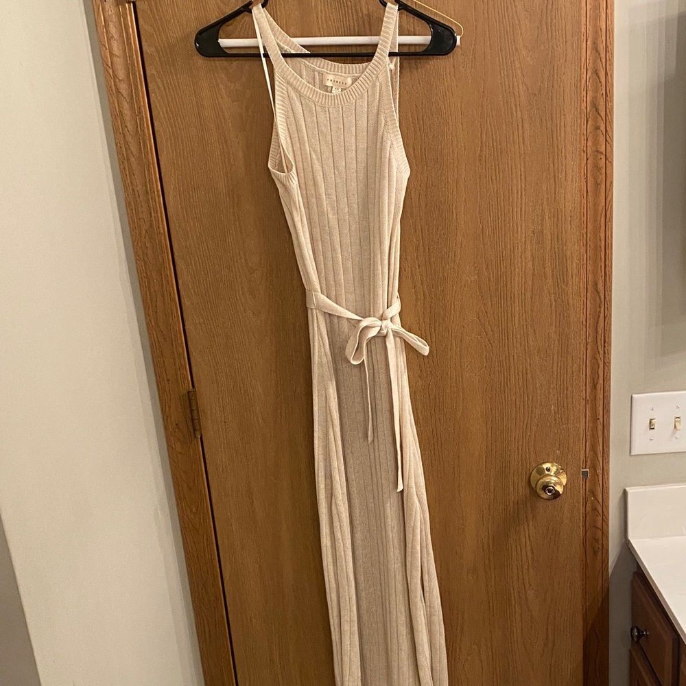 Promesa Beige Maxi Dress